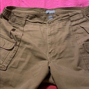 Men’s Saddlebred dark khaki shorts Size 40 NICE!
